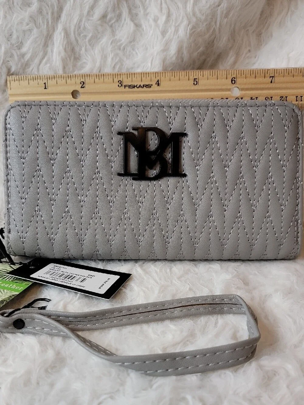 NWT Badgley Mischka Quilted Gray Wristlet w/ Separate Phone Compartment
